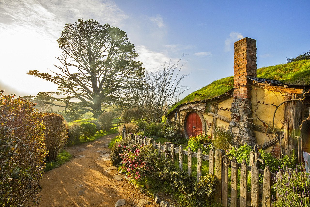 Hobbiton Movie Set
