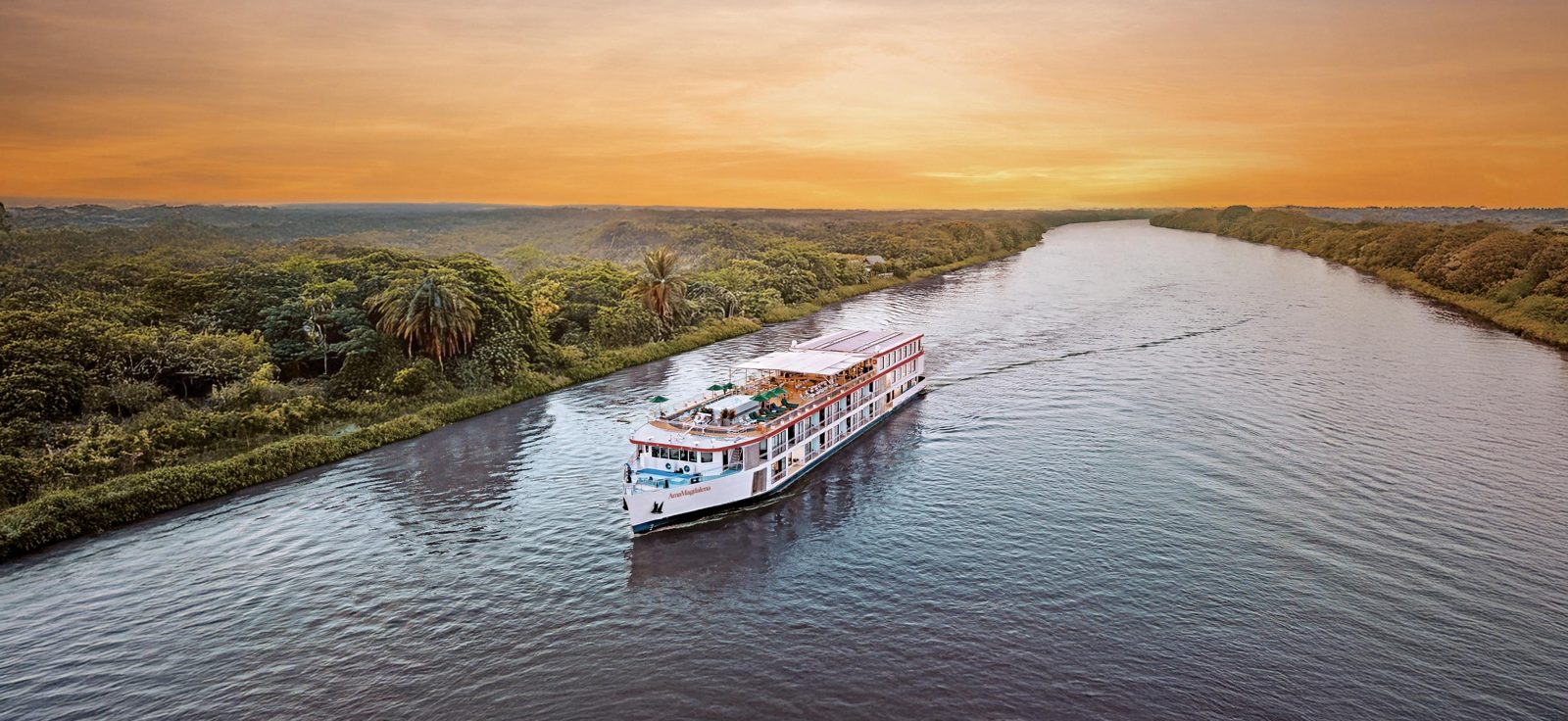 AmaMagdalena sailing the Magdalena River