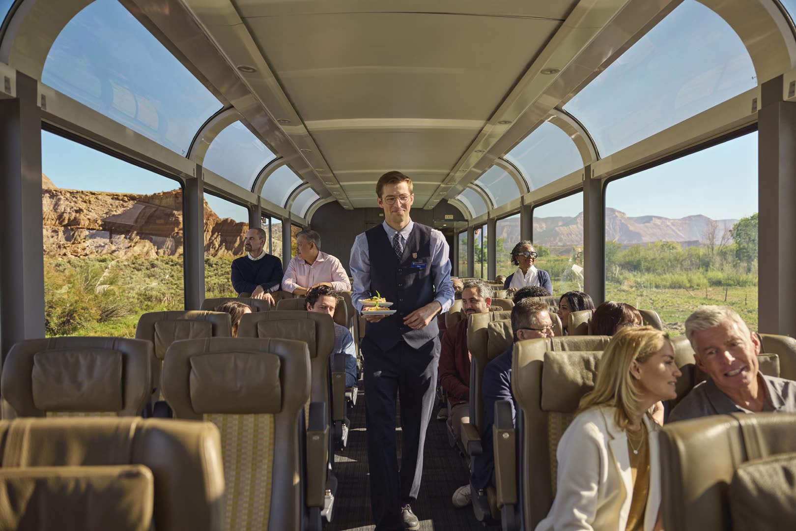 Rocky Mountaineer SilverLeaf Service interior RTR