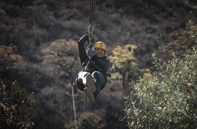 zipline-168019_640