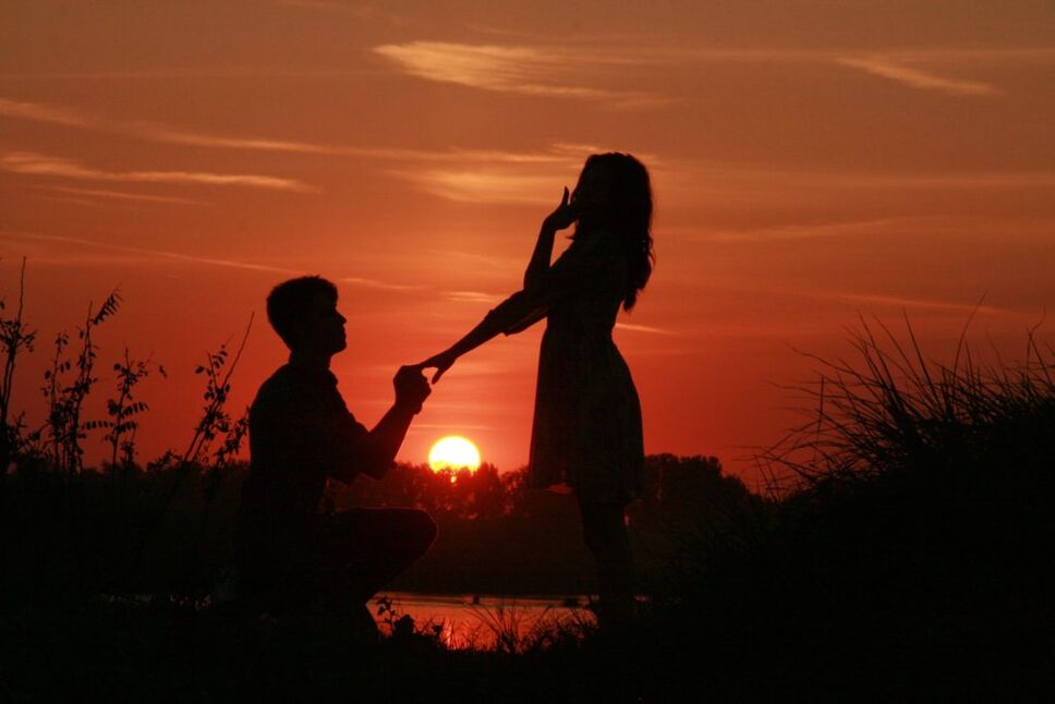 Engagement Travel is Romantic