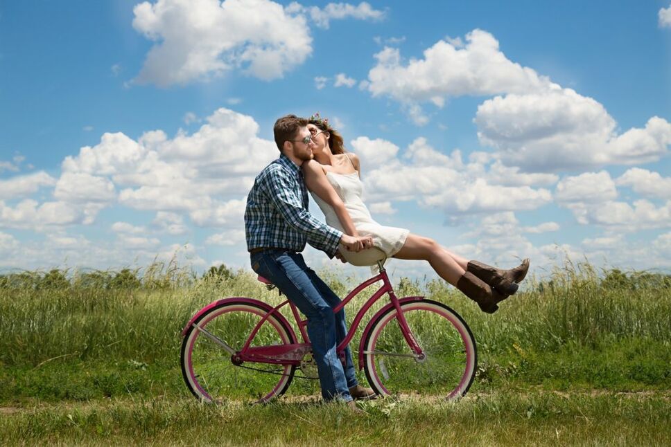 Engagement Travel is Romantic