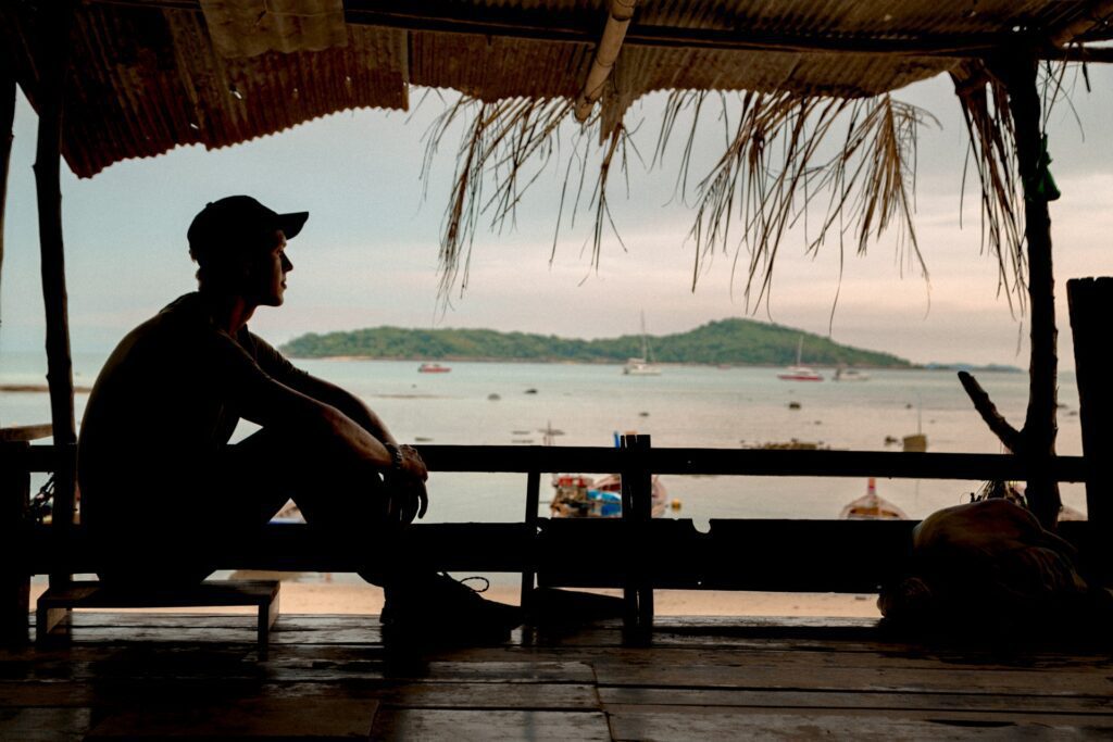 male solo travel