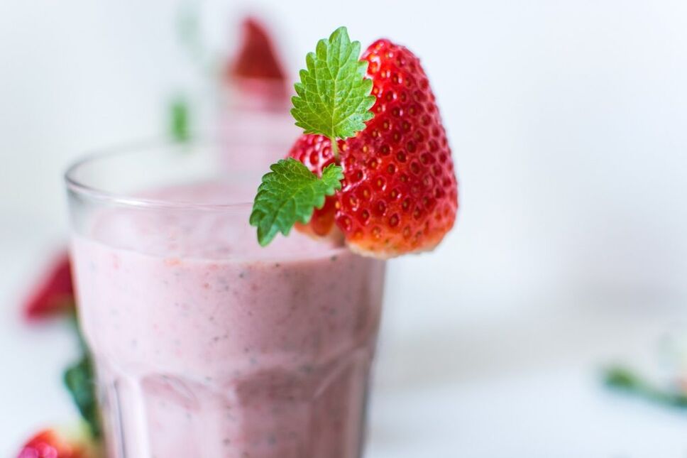 Drink Smoothies to Keep You Healthy While Traveling
